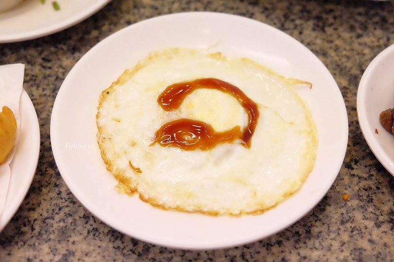 台中北區|翁記泡沫廣場,一中街學子最愛的復古茶坊,招牌烏龍豆干推薦必點 @飛天璇的口袋