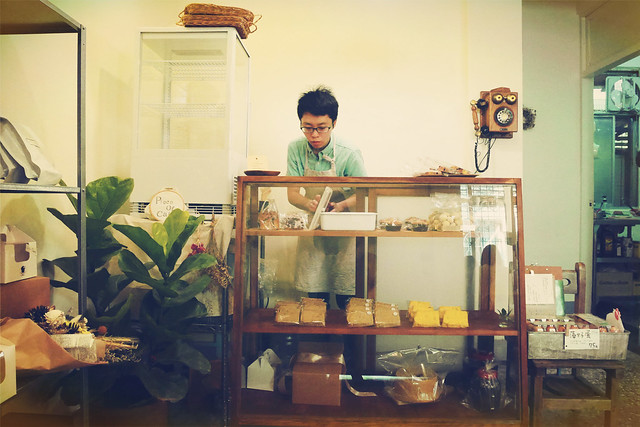 台中南屯|小麥菓子 Komugi.黎明新村老宅甜點店,日本女生和台灣女生合開的戚風蛋糕店 @飛天璇的口袋