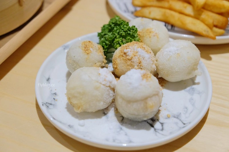 萌木之村 MOMU┃台中西屯:城市中遇見森林裡的童話之村,超可愛又好拍的複合式餐廳,中科商圈美食餐廳推薦 @飛天璇的口袋