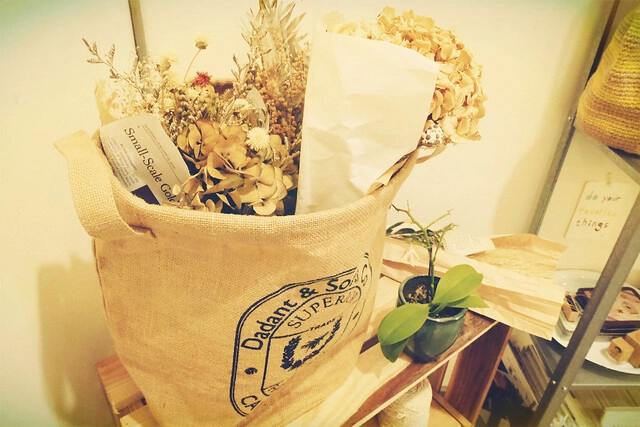 台中南屯|小麥菓子 Komugi.黎明新村老宅甜點店,日本女生和台灣女生合開的戚風蛋糕店 @飛天璇的口袋