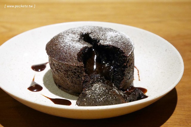 Kusabi+ Cafe.Craft.Casa┃台中北區美食:隱身於篤行國小巷弄間,老宅改建咖啡館,淡淡的日式氛圍,有附插座和免費WiFi @飛天璇的口袋