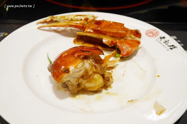 黃記煌三汁燜鍋|標榜不加任何一滴水的乾式火鍋,北京連鎖火鍋名店,進駐台北信義區ATT 4 FUN的4樓 @飛天璇的口袋