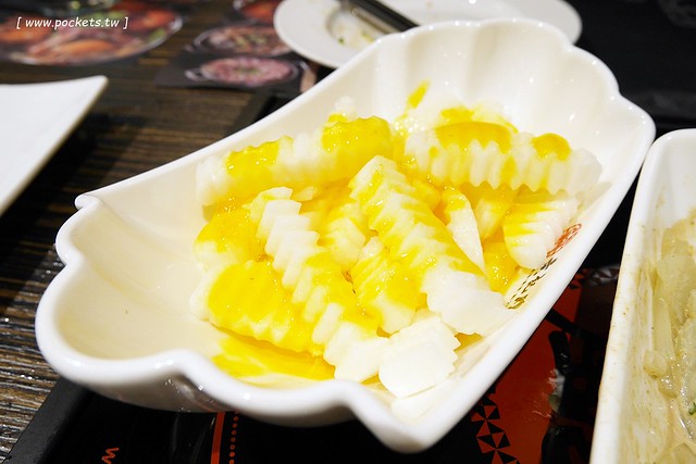 黃記煌三汁燜鍋|標榜不加任何一滴水的乾式火鍋,北京連鎖火鍋名店,進駐台北信義區ATT 4 FUN的4樓 @飛天璇的口袋