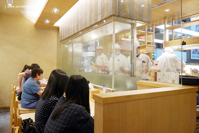 金子半之助|號稱日本第一天丼,台北車站二樓美食,料多到滿個爆出來了,好吃但是吃完會小膩 @飛天璇的口袋