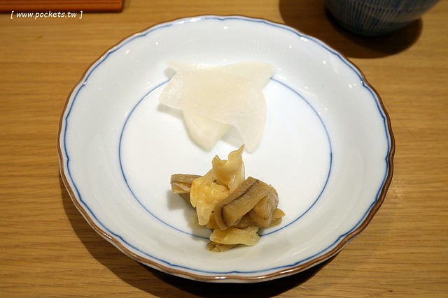 金子半之助|號稱日本第一天丼,台北車站二樓美食,料多到滿個爆出來了,好吃但是吃完會小膩 @飛天璇的口袋