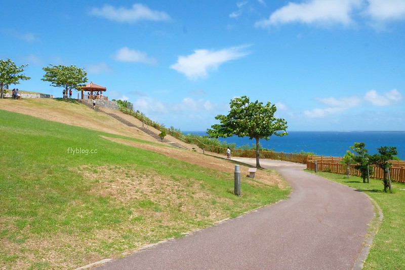 日本沖繩|知念岬公園|海天一色的絕佳美景,沖繩南部最美的觀景台 @飛天璇的口袋