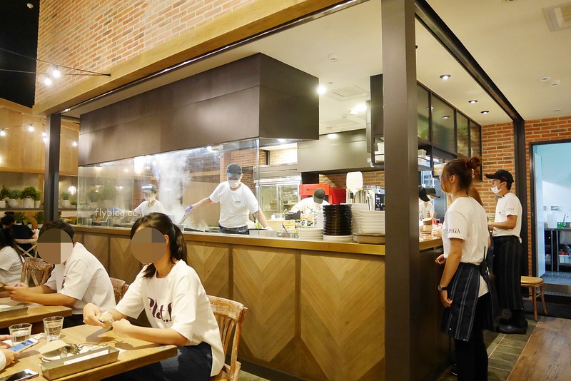 台中北區| 石壁家義大利麵:日本義大利麵連鎖店進駐台中,主打每天四款生麵選擇,披薩好吃推薦哦! @飛天璇的口袋