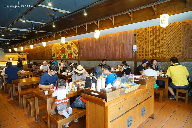 新唐人御品豬腳┃台中北屯美食:平價用心的復古美食,冬天限定湯品鍋鍋$139元新上市,2017春節年菜熱情預約中 @飛天璇的口袋