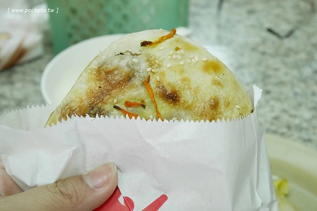 台中北屯|三佳早點,老台中人都知道的傳統早餐店,推薦蔥肉餅和牛肉餡餅 @飛天璇的口袋