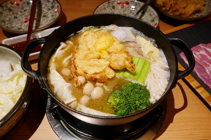 【台中南屯】湯棧公益店,輕井澤三代店,主打古早味麻油雞、燒酒雞,餐點份量多而且有質感 @飛天璇的口袋