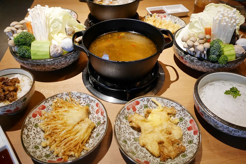 【台中南屯】湯棧公益店,輕井澤三代店,主打古早味麻油雞、燒酒雞,餐點份量多而且有質感 @飛天璇的口袋