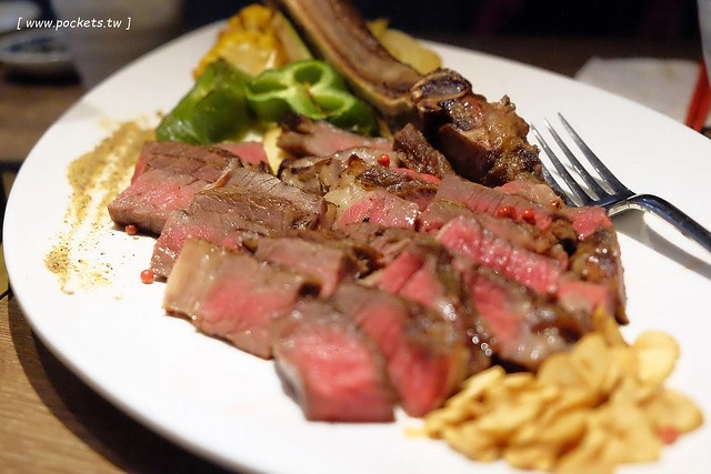 鮨樂海鮮市場 火鍋┃台中西屯美食:現流新鮮海產看的到,海鮮火鍋食材超霸氣,每日當天魚獲現點現煮 @飛天璇的口袋