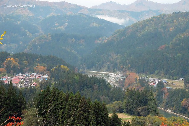 日本福島|只見線.世界上最浪漫的鐵道路線之一,穿梭廣闊浩瀚的奧會津地區,日本紅葉美景鐵道路線第一名 @飛天璇的口袋