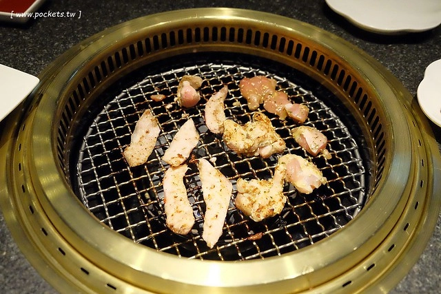 【台中西屯】屋馬國安店~台中人必吃的「屋馬燒肉國安店」,中科商圈米平方商場用餐空間更寬敞氣派 @飛天璇的口袋