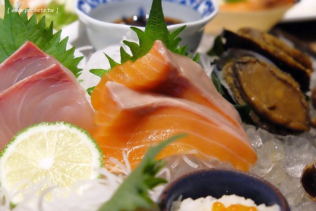 鮨樂海鮮市場 火鍋┃台中西屯美食:現流新鮮海產看的到,海鮮火鍋食材超霸氣,每日當天魚獲現點現煮 @飛天璇的口袋