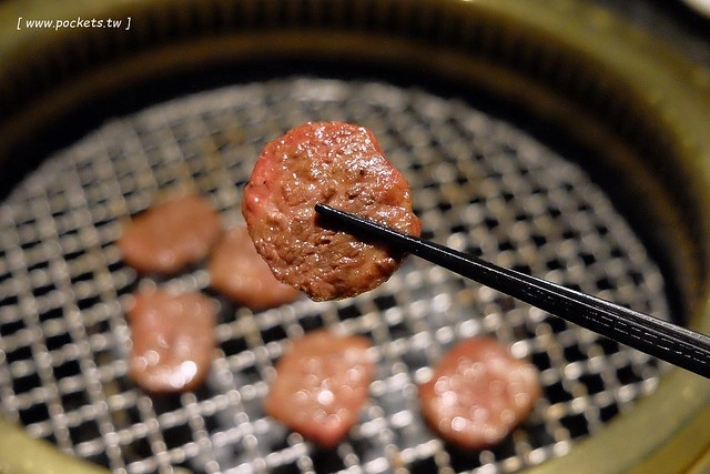 【台中西屯】屋馬國安店~台中人必吃的「屋馬燒肉國安店」,中科商圈米平方商場用餐空間更寬敞氣派 @飛天璇的口袋