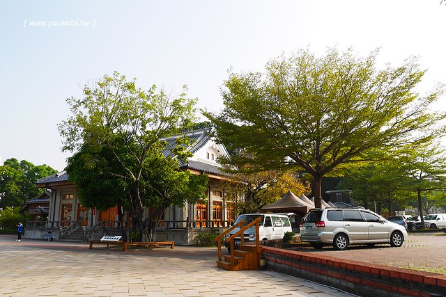 18度C巧克力工房┃台中西區美食:不會輸給世界第二好吃的冰淇淋菠蘿油包,使用堂本麵包和18度C巧克力工房的冰淇淋,台中刑武所演武場散策美食 @飛天璇的口袋