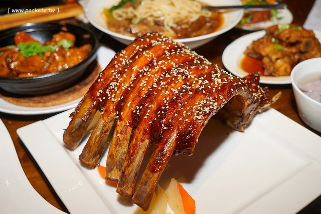 新唐人御品豬腳┃台中北屯美食:平價用心的復古美食,冬天限定湯品鍋鍋$139元新上市,2017春節年菜熱情預約中 @飛天璇的口袋