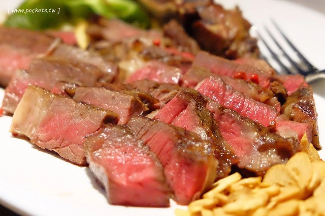 鮨樂海鮮市場 火鍋┃台中西屯美食:現流新鮮海產看的到,海鮮火鍋食材超霸氣,每日當天魚獲現點現煮 @飛天璇的口袋