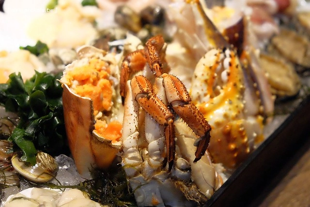 鮨樂海鮮市場 火鍋┃台中西屯美食:現流新鮮海產看的到,海鮮火鍋食材超霸氣,每日當天魚獲現點現煮 @飛天璇的口袋