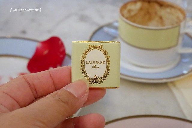 【日本東京】Ladurée~銀座三越百貨享受一個人的貴婦下午茶,不用到法國也可以品嚐夢幻法式甜點,只可惜沒吃到馬卡龍啊! @飛天璇的口袋