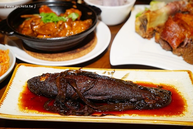 新唐人御品豬腳┃台中北屯美食:平價用心的復古美食,冬天限定湯品鍋鍋$139元新上市,2017春節年菜熱情預約中 @飛天璇的口袋