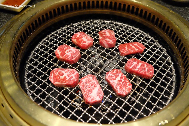 【台中西屯】屋馬國安店~台中人必吃的「屋馬燒肉國安店」,中科商圈米平方商場用餐空間更寬敞氣派 @飛天璇的口袋