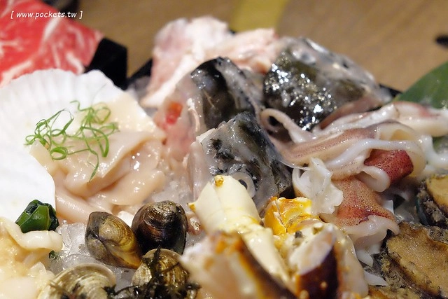 鮨樂海鮮市場 火鍋┃台中西屯美食:現流新鮮海產看的到,海鮮火鍋食材超霸氣,每日當天魚獲現點現煮 @飛天璇的口袋