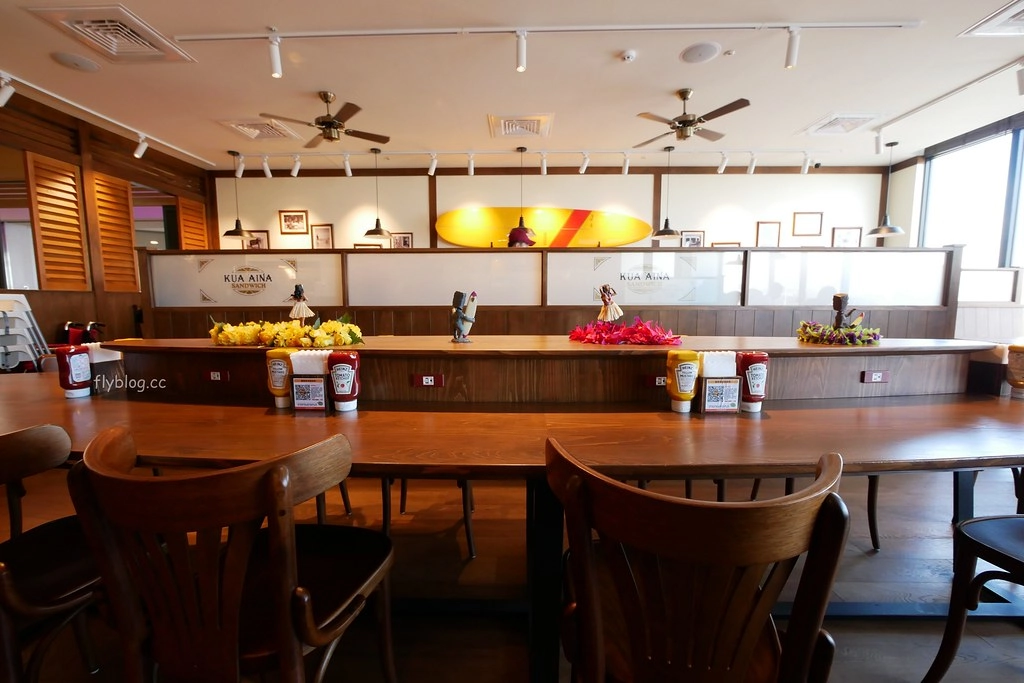 【台中梧棲】Kua-Aina 夏威夷漢堡,連歐巴馬都愛的夏威夷漢堡,還可以欣賞三井outlet無敵海景 @飛天璇的口袋