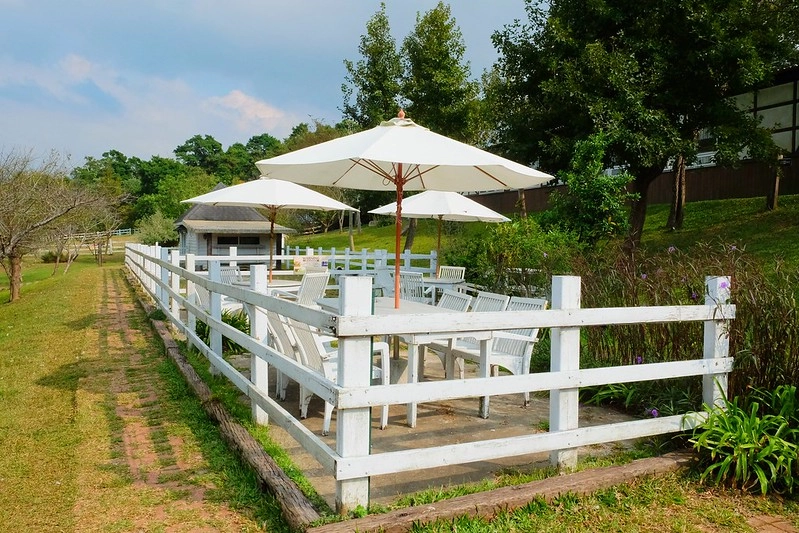 VilaVilla魔法莊園|苗栗卓蘭景觀餐廳,結合樹屋、沙坑、溜滑梯,苗栗親子美食旅遊景點推薦 @飛天璇的口袋