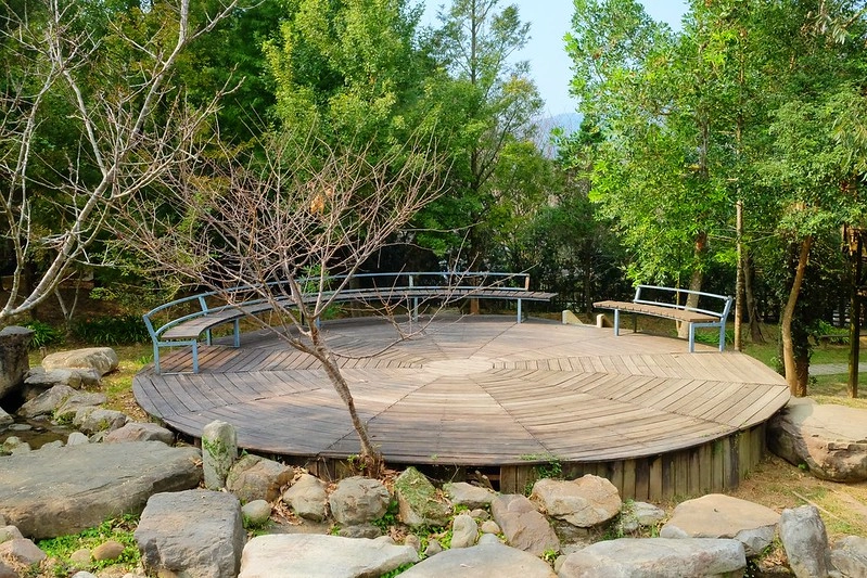 VilaVilla魔法莊園|苗栗卓蘭景觀餐廳,結合樹屋、沙坑、溜滑梯,苗栗親子美食旅遊景點推薦 @飛天璇的口袋