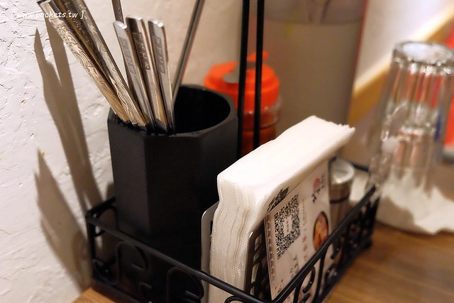 【台中北區】北村豆腐家,重現百年韓屋味道,小菜5種可以免費續,還有多樣韓國國民排隊美食,中友百貨C棟B3 @飛天璇的口袋