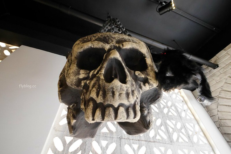 蔡氏釀酒精釀酒廠|充滿歐洲英倫風情的酒廠,用心好拍的萬聖節佈置,還有美味好吃的小酒館 @飛天璇的口袋