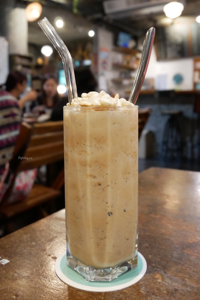 特有種商行|魏德聖導演開的餐廳,從台南搬到台北,結合美食、藝文、電影和音樂 @飛天璇的口袋