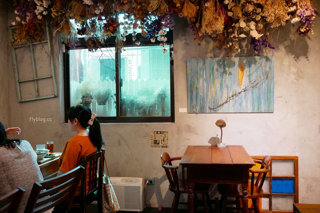 特有種商行|魏德聖導演開的餐廳,從台南搬到台北,結合美食、藝文、電影和音樂 @飛天璇的口袋