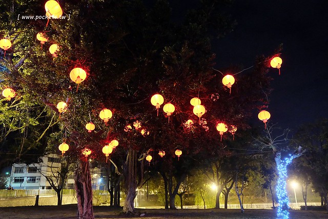 2017豐慶燈景賀新年-花都山城亮藝點┃豐原:葫蘆墩公園體驗不一樣的燈藝饗宴,由國際級大師所設計,花博四寶也亮相,還有小孩超愛的咖啡杯和小火車 @飛天璇的口袋