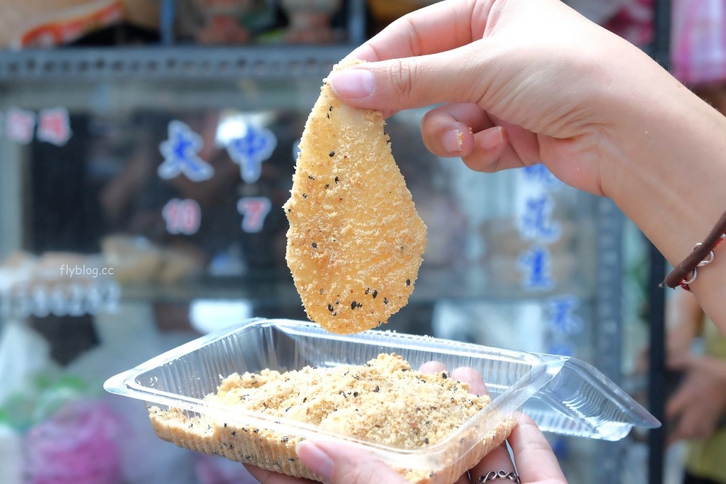 南投草屯|草屯西螺祖傳麻糬.草屯街上也有好吃的西螺麻糬,軟Q好吃濃濃的古早味 @飛天璇的口袋