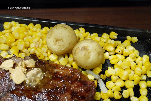 【日本東京】銀座IKINARI STEAK いきなり~站著吃的牛排,想要吃多少就切多少,商業午餐CP值超高! @飛天璇的口袋