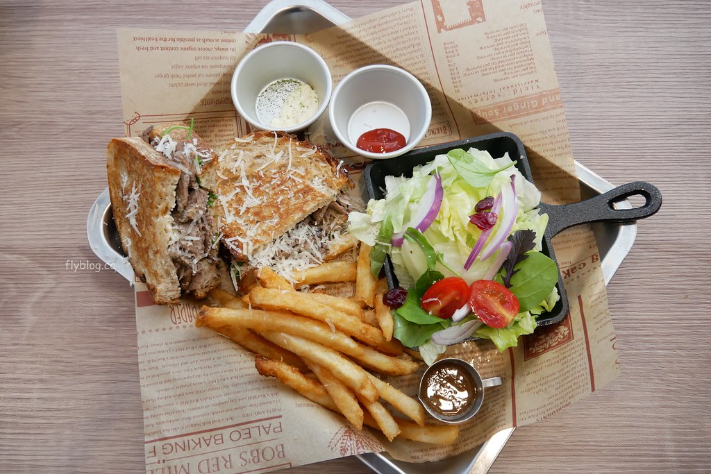 Chillax Sandwich.放鬆:台中美術館綠園道早午餐推薦,以三明治為主食,環境簡單餐點不錯 @飛天璇的口袋