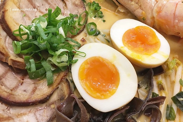 剛好2了┃台中北屯美食:深夜食堂出現豪華版的泡麵,台中人吃宵夜的新選擇,剛好冰果室的最新力作 @飛天璇的口袋