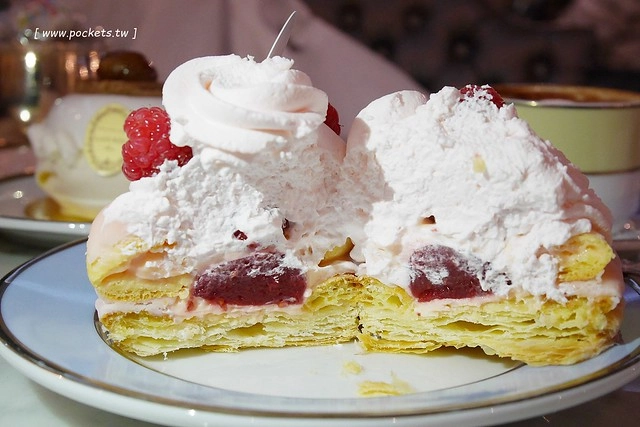 【日本東京】Ladurée~銀座三越百貨享受一個人的貴婦下午茶,不用到法國也可以品嚐夢幻法式甜點,只可惜沒吃到馬卡龍啊! @飛天璇的口袋