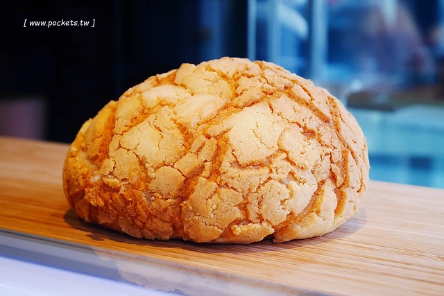 18度C巧克力工房┃台中西區美食:不會輸給世界第二好吃的冰淇淋菠蘿油包,使用堂本麵包和18度C巧克力工房的冰淇淋,台中刑武所演武場散策美食 @飛天璇的口袋