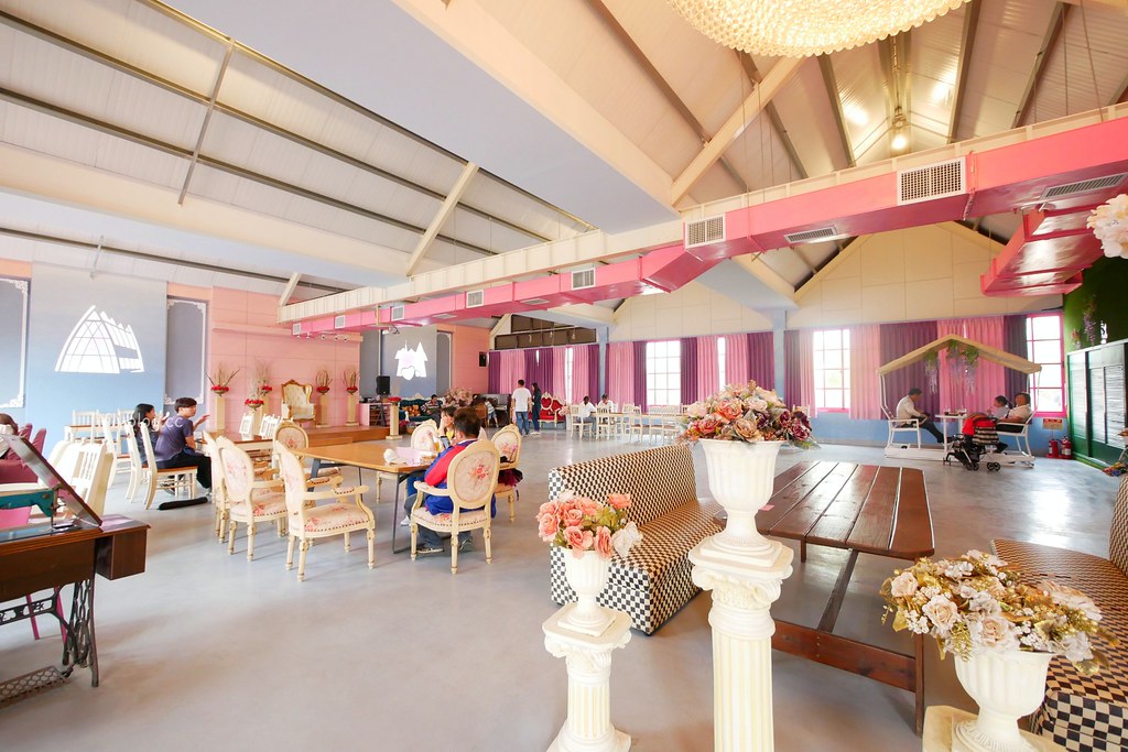 雲林古坑|古坑珍.粉紅城堡.水漾森林教堂:充滿浪漫氛圍的童話森林~粉紅城堡、大草原、彩虹步道、水漾森林,情侶約會和親子旅遊的好地方 @飛天璇的口袋