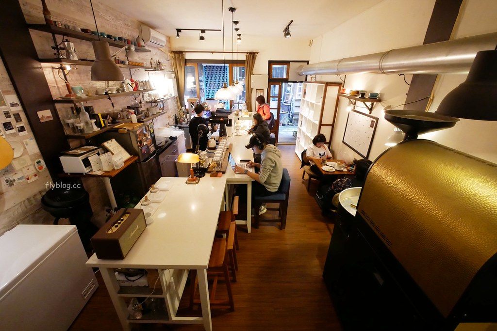 布魯本咖啡|傳說中可以媲美Lady M的千層蛋糕,每天都有不同的隱藏版口味 @飛天璇的口袋