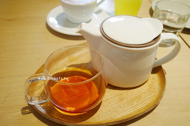 台中西屯|Ivette cafe,座落於秋紅谷公園旁的貴婦級早午餐店,Tiffany藍的裝潢環境明亮 @飛天璇的口袋