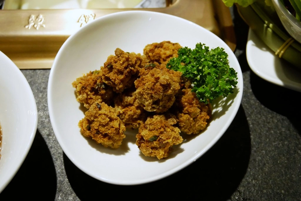 【台中中區】瓦庫麻辣鍋,瓦庫道地重慶麻辣火鍋,享受四川寬窄巷子用餐氛圍 @飛天璇的口袋