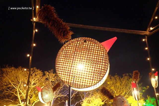 2017豐慶燈景賀新年-花都山城亮藝點┃豐原:葫蘆墩公園體驗不一樣的燈藝饗宴,由國際級大師所設計,花博四寶也亮相,還有小孩超愛的咖啡杯和小火車 @飛天璇的口袋