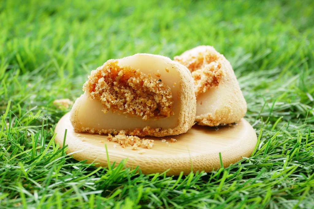 第五市場麻糬之家|隱身在市場內的傳統麻糬,復古口味紮實好吃,中午左右就會賣光光 @飛天璇的口袋