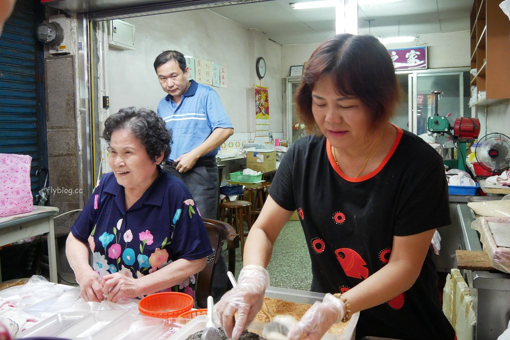 第五市場麻糬之家|隱身在市場內的傳統麻糬,復古口味紮實好吃,中午左右就會賣光光 @飛天璇的口袋