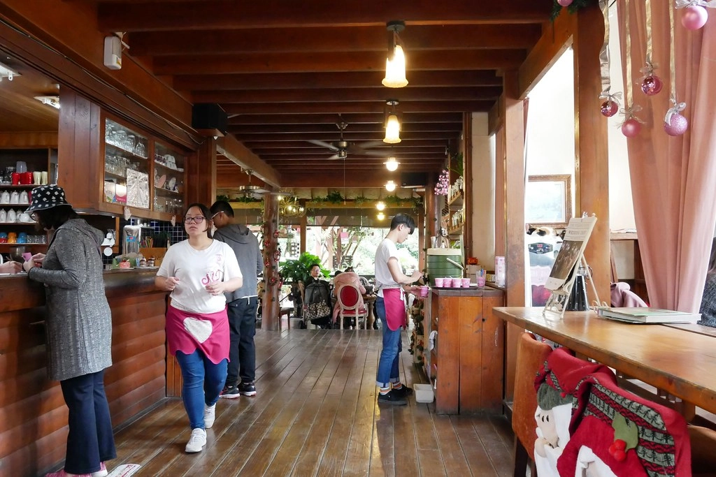 台中新社|安妮公主花園|新社浪漫的粉紅景觀餐廳,親子、情侶假日休閒的好去處 @飛天璇的口袋